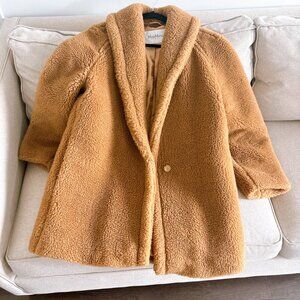 90% NEW MAX MARA TEDDY MID LENGTH CLASSIC JACKET, SIZE 42 medium